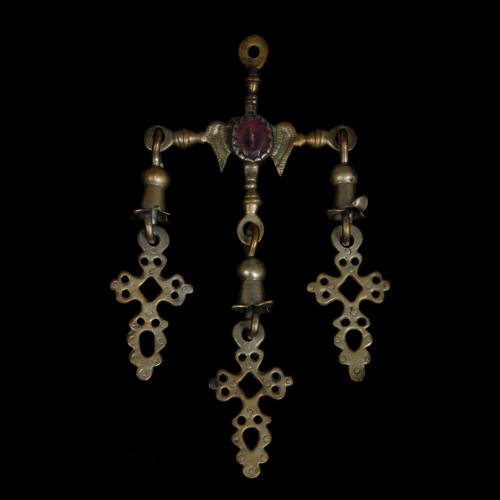 Cross pendant