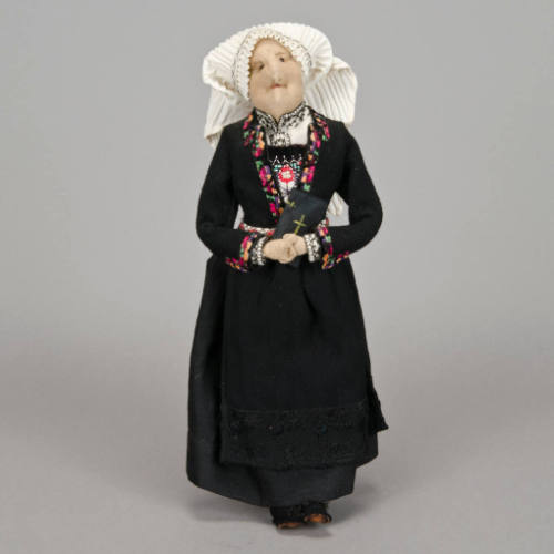 Hardanger wedding procession doll set - aunt