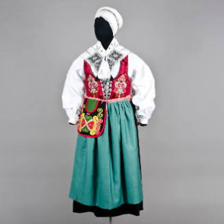 Traditional Leksandrakt ensemble