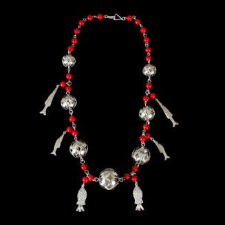Necklace, openwork silver beads, 3 kinds of fish, and imitation coral