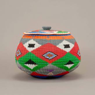 Basket with lid