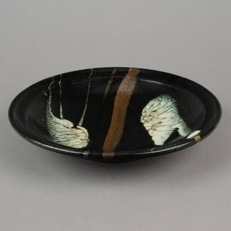 Charger plate