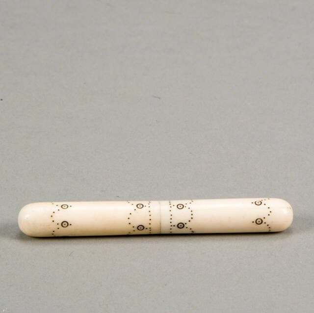Needle case
