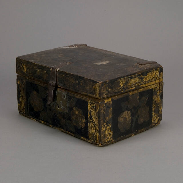 Box with lid