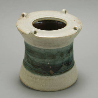 Flat-top vase with loop handles