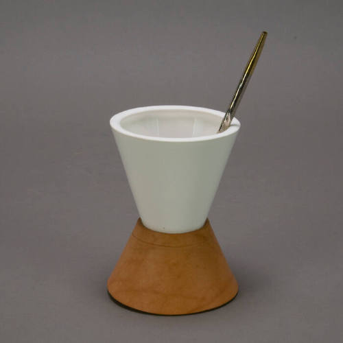 Mate cut with leather stand and bombilla