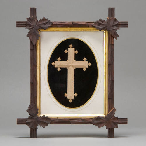 Paper cross