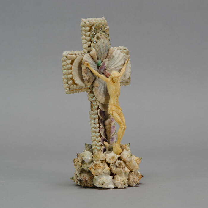 Cross with Christ and shells