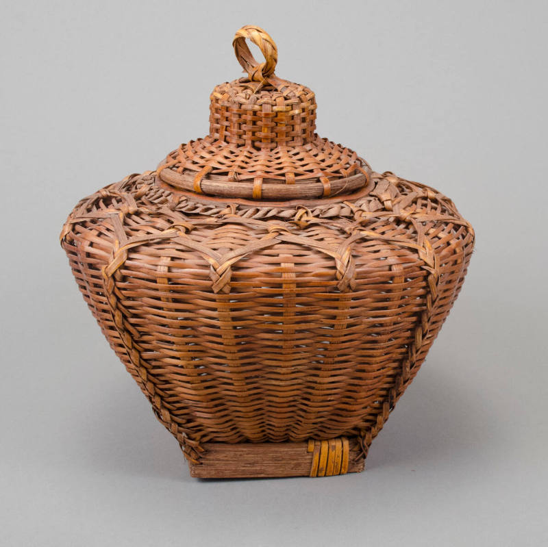 Vase-shaped basket