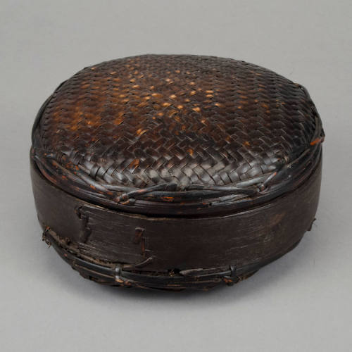 Basket with lid
