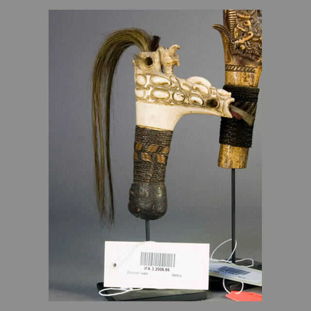 Mandau handle