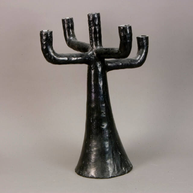 CANDELABRUM