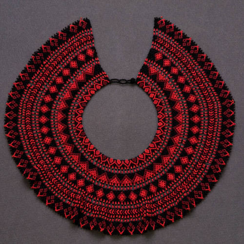 Necklace, beaded collar