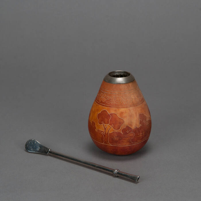 Mate cup and bombilla