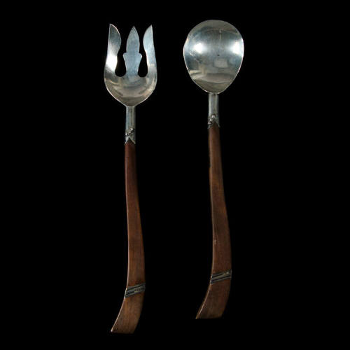 Salad servers