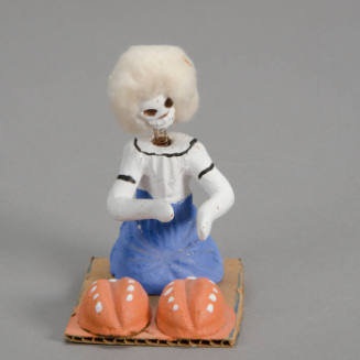 Skeleton figure