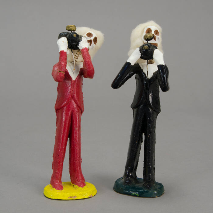 Skeleton figure