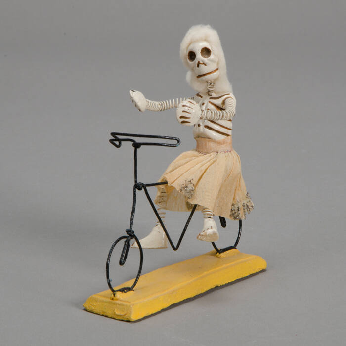 Skeleton figure