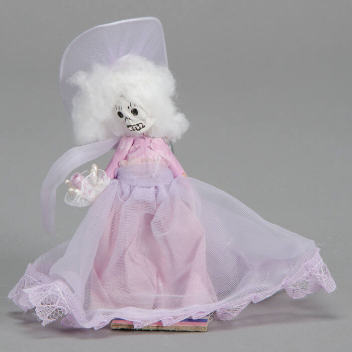 Skeleton figure