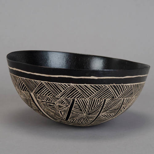 Bowl with geometric design